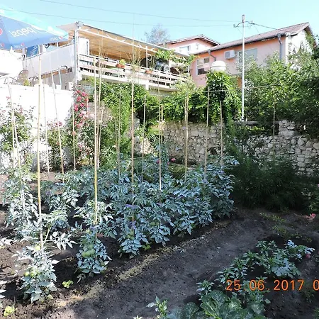 Holiday home Vila Chasovnikarov *